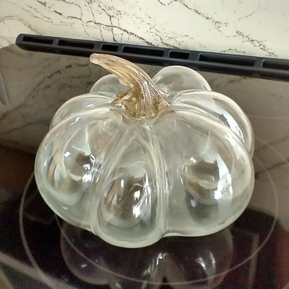 7" x 6" Clear Glass Pumpkin Table Decor - Picture 1 of 4
